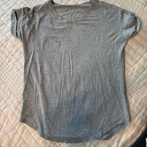 Lululemon grey short sleeve tee